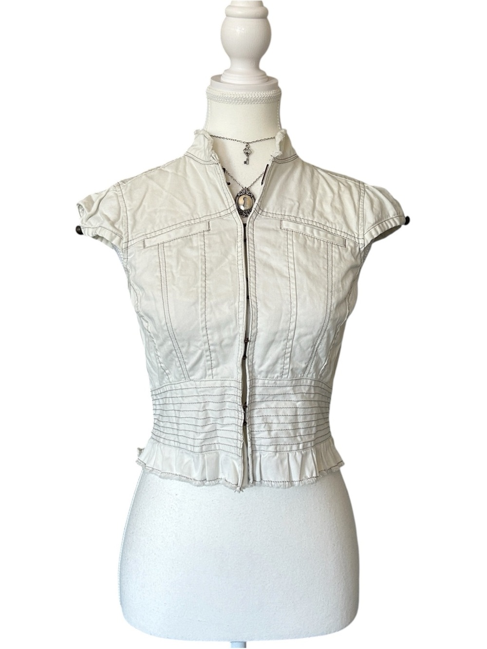 Y2K “DKNY” Off White Denim Cargo Style Cropped Short Sleeve Jacket
